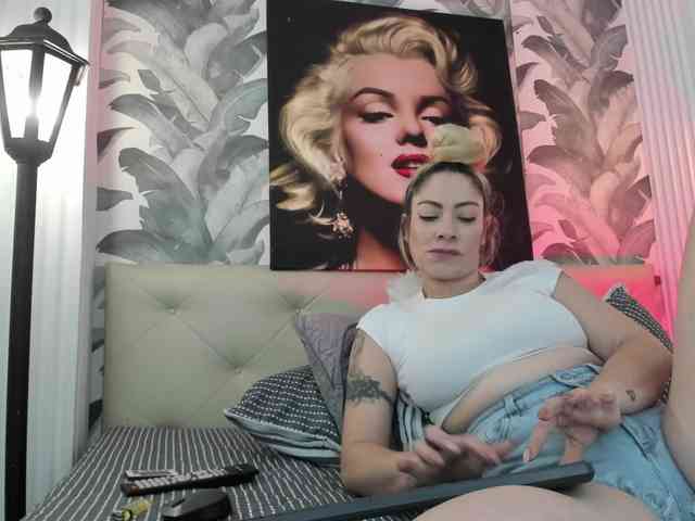 viktoria-davis webcam