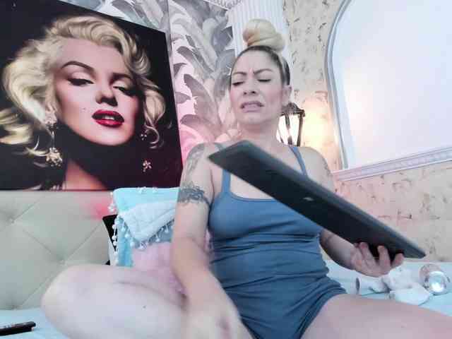 viktoria-davis webcam