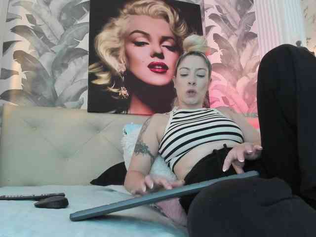 viktoria-davis webcam
