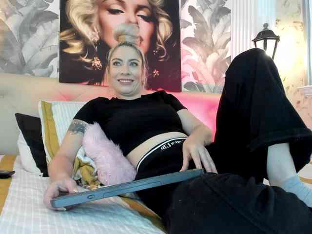 viktoria-davis webcam