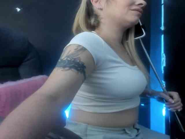 viktoria-davis webcam