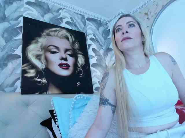 viktoria-davis webcam