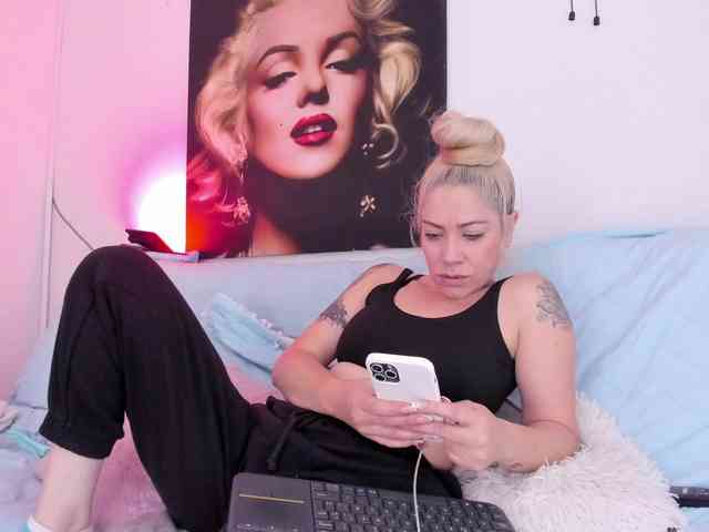 viktoria-davis webcam
