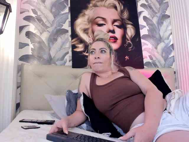 viktoria-davis webcam