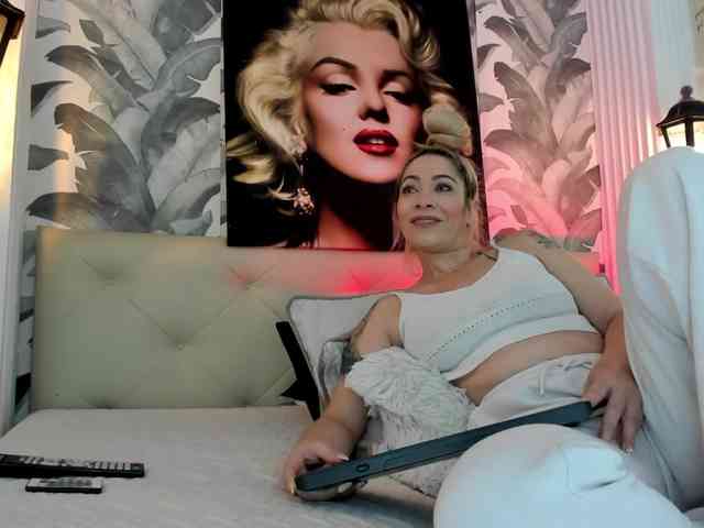 viktoria-davis webcam