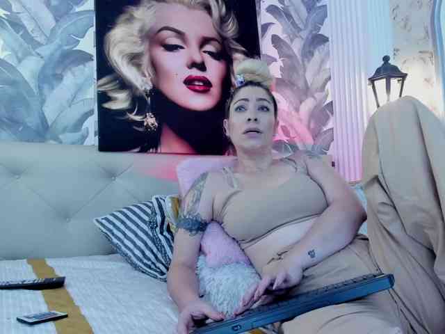 viktoria-davis webcam