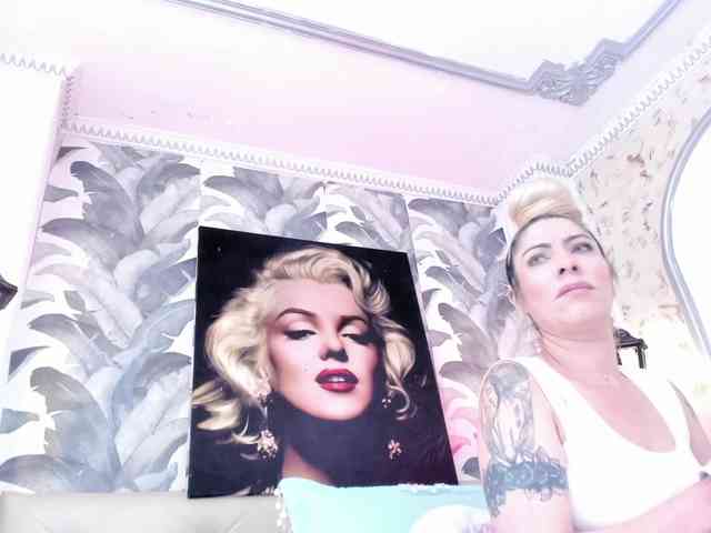 viktoria-davis webcam