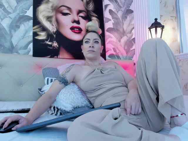 viktoria-davis webcam