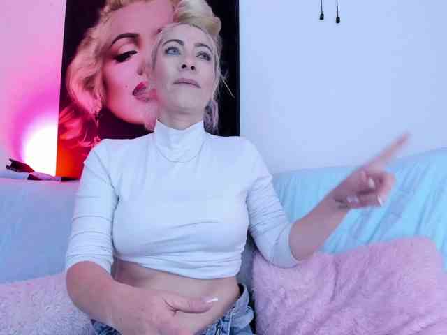 viktoria-davis webcam