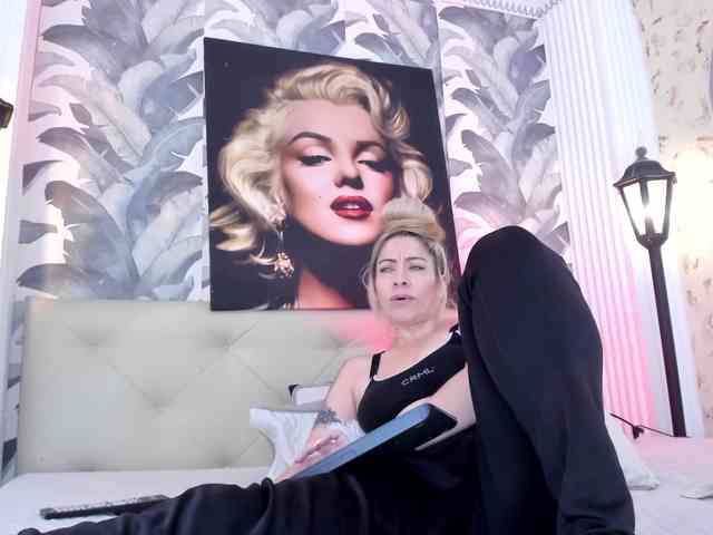 cam to cam adult Viktoria-davis