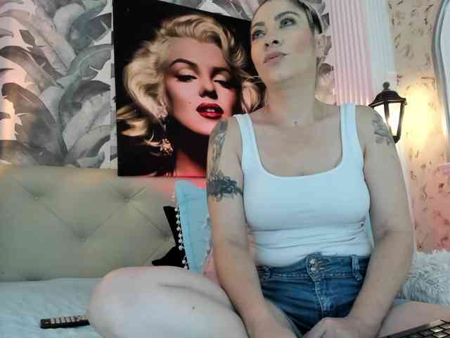viktoria-davis webcam