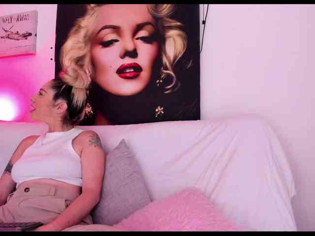 viktoria-davis webcam