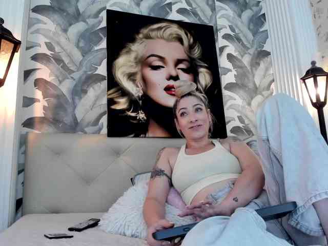 viktoria-davis webcam