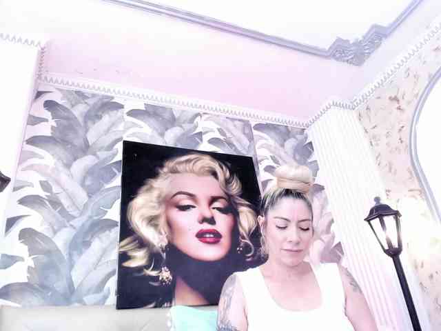 viktoria-davis webcam