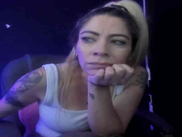 viktoria-davis webcam