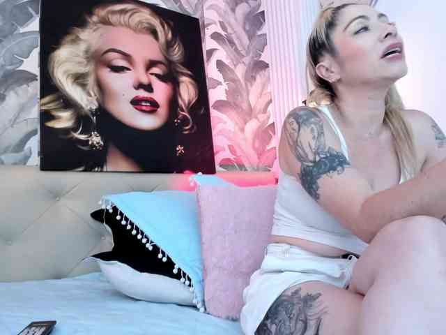 viktoria-davis webcam