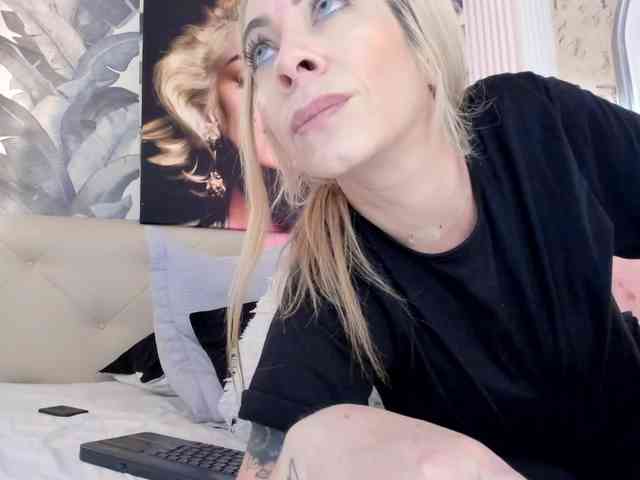 viktoria-davis webcam