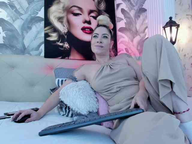 viktoria-davis webcam