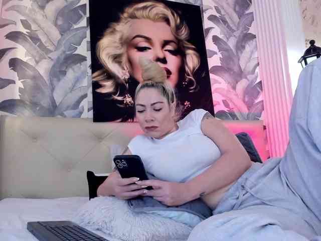 viktoria-davis webcam
