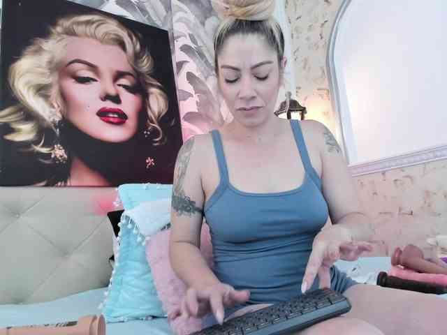 viktoria-davis webcam