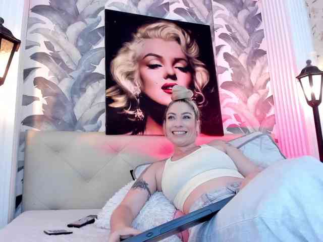 viktoria-davis webcam