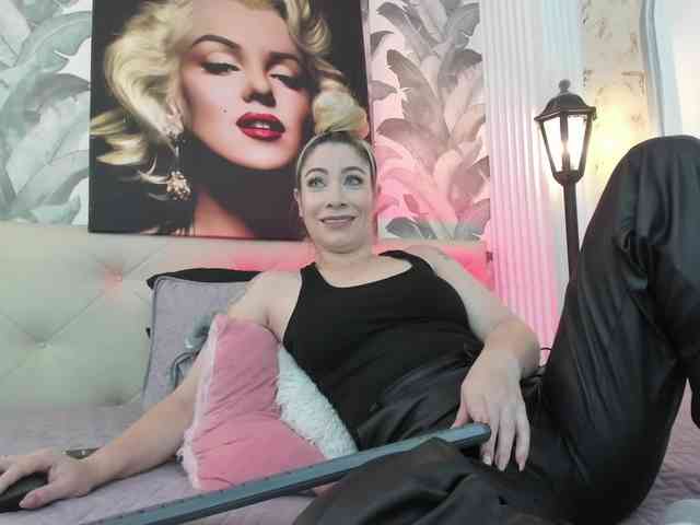 viktoria-davis webcam