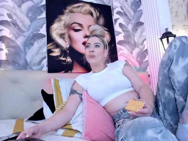 viktoria-davis webcam