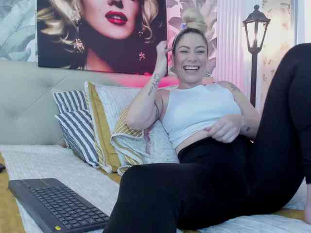 viktoria-davis webcam