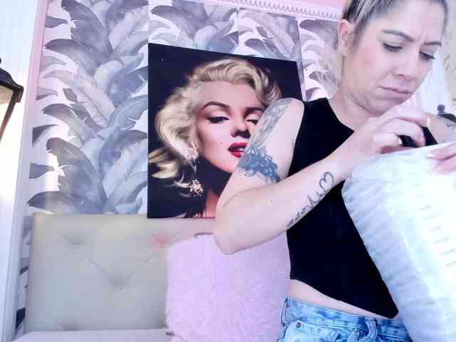 viktoria-davis webcam