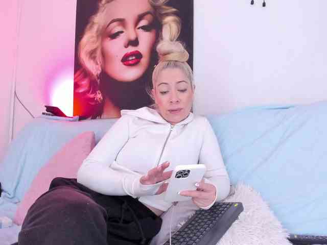 viktoria-davis webcam