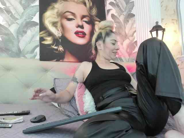 viktoria-davis webcam