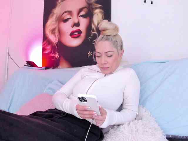 viktoria-davis webcam
