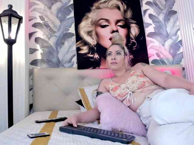 viktoria-davis webcam