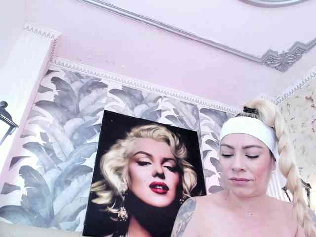 viktoria-davis webcam