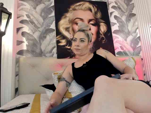 viktoria-davis webcam