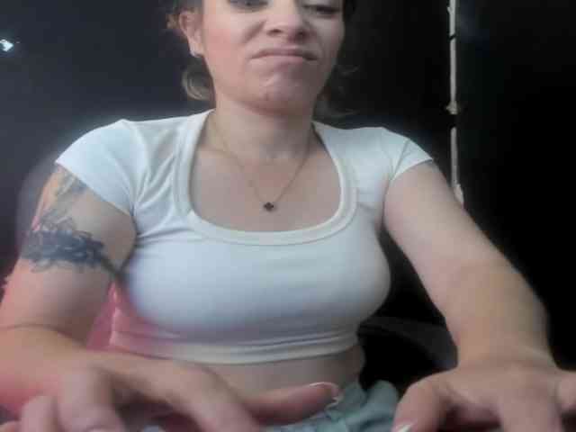 viktoria-davis webcam