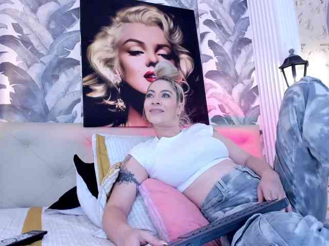 viktoria-davis webcam