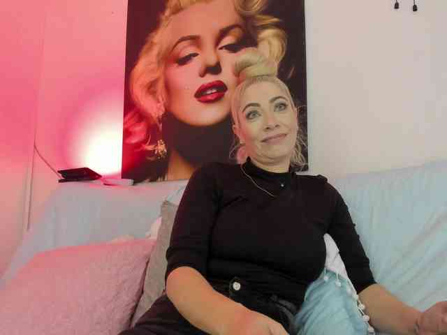 viktoria-davis webcam