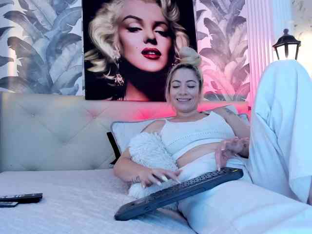 viktoria-davis webcam