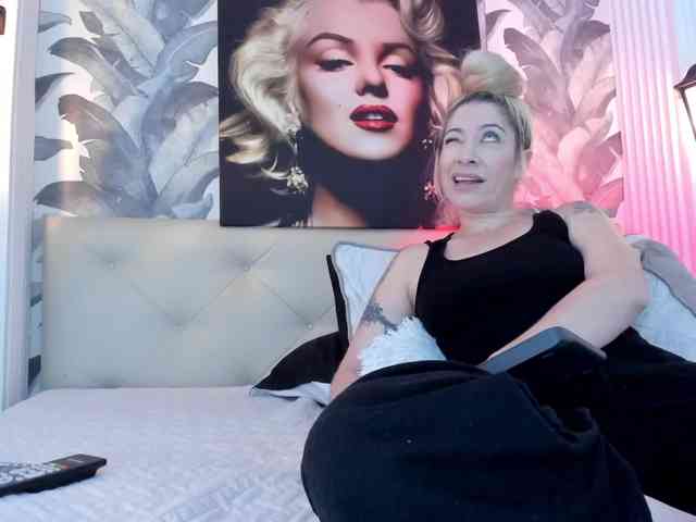 viktoria-davis webcam