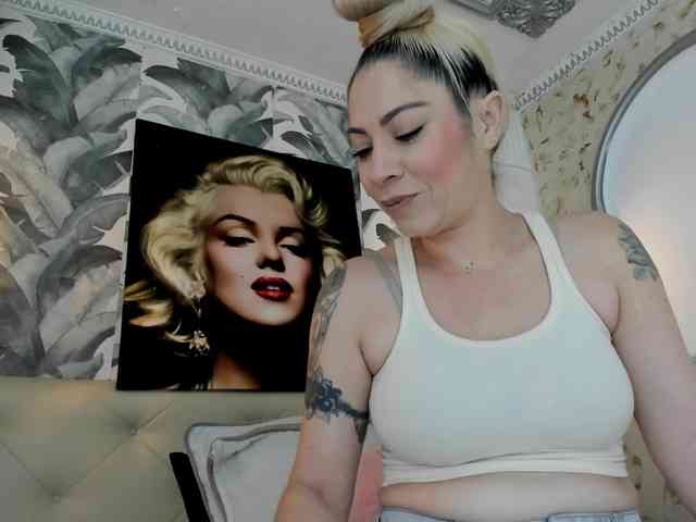 viktoria-davis webcam