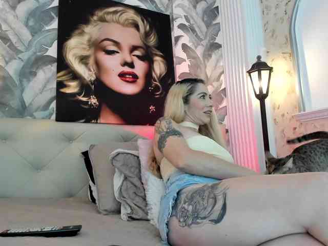 viktoria-davis webcam