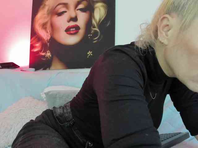 viktoria-davis webcam