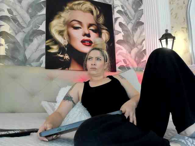viktoria-davis webcam