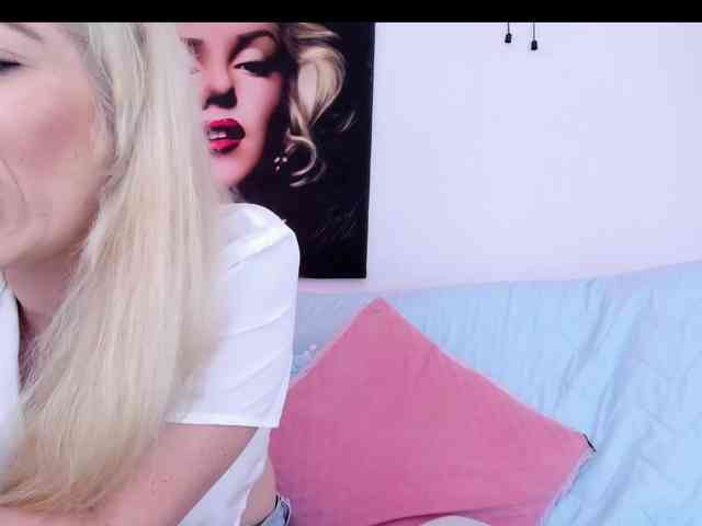 viktoria-davis webcam