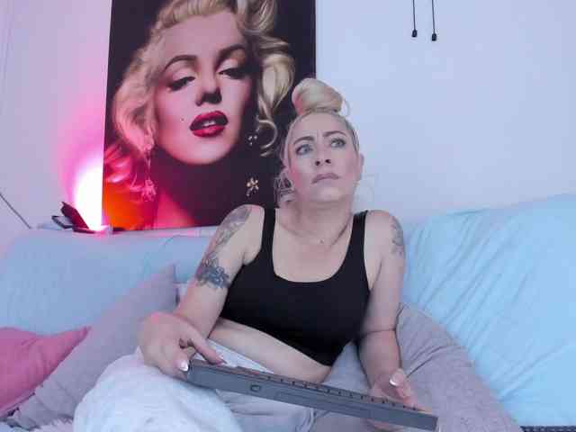 viktoria-davis webcam