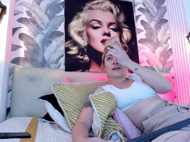 viktoria-davis webcam