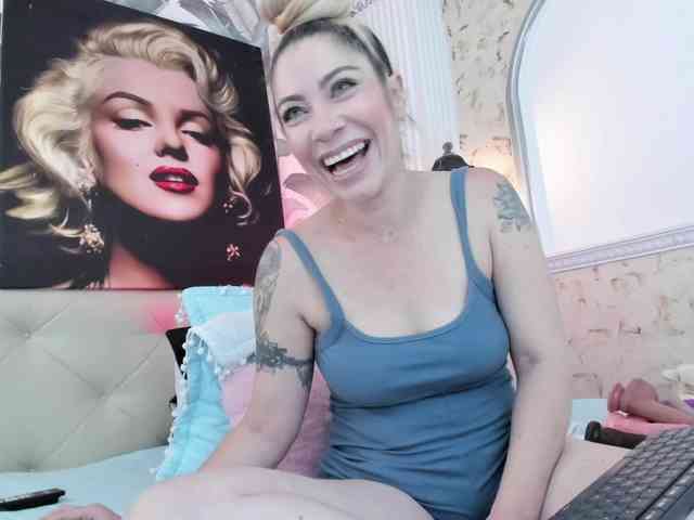 viktoria-davis webcam