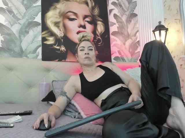 viktoria-davis webcam