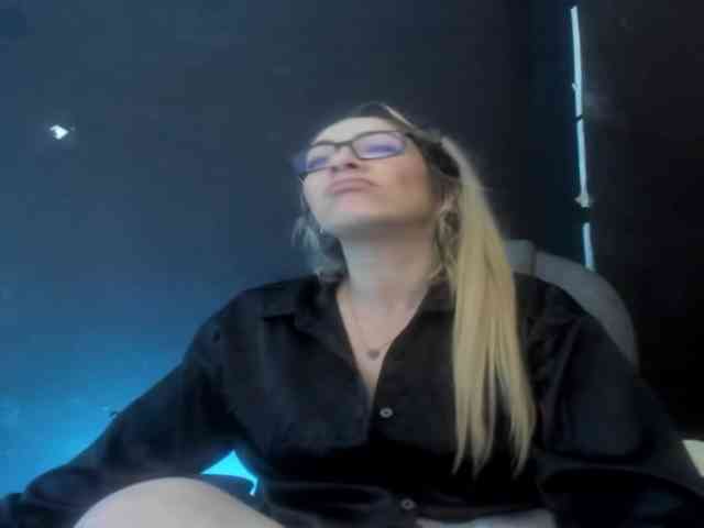 viktoria-davis webcam